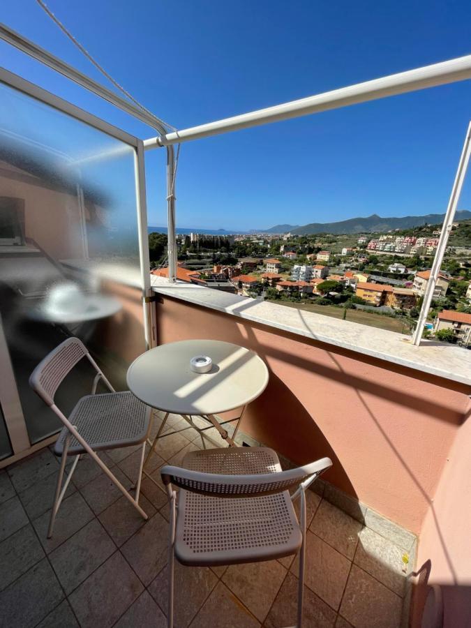 Appartamento Mimosa "A Casa Felice" Pietra Ligure Exterior foto