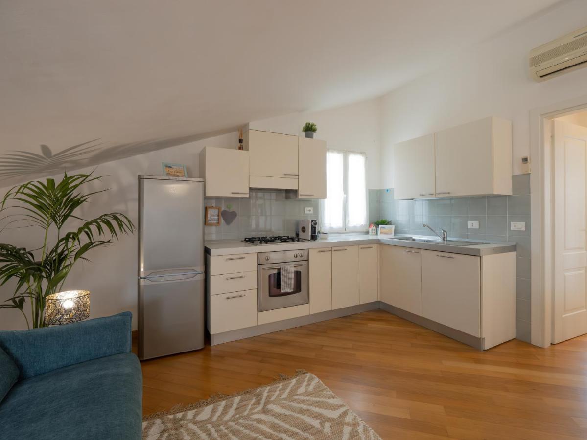 Appartamento Mimosa "A Casa Felice" Pietra Ligure Exterior foto
